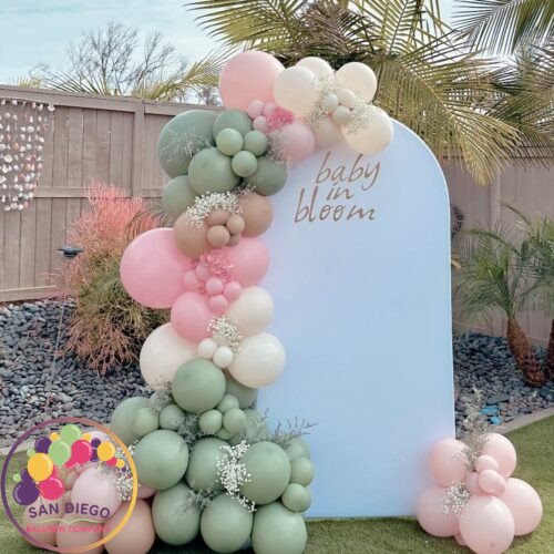 Balloons lenght: 8ft
Backdrop: 6x3ft white
Sign: text print
Flowers